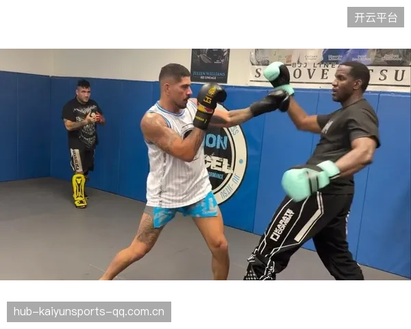 UFC拳腿连招与防守练习——掌握实战的关键技巧